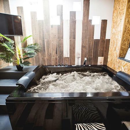 Junior Suites Con Jacuzzi Babilafuente Bagian luar foto