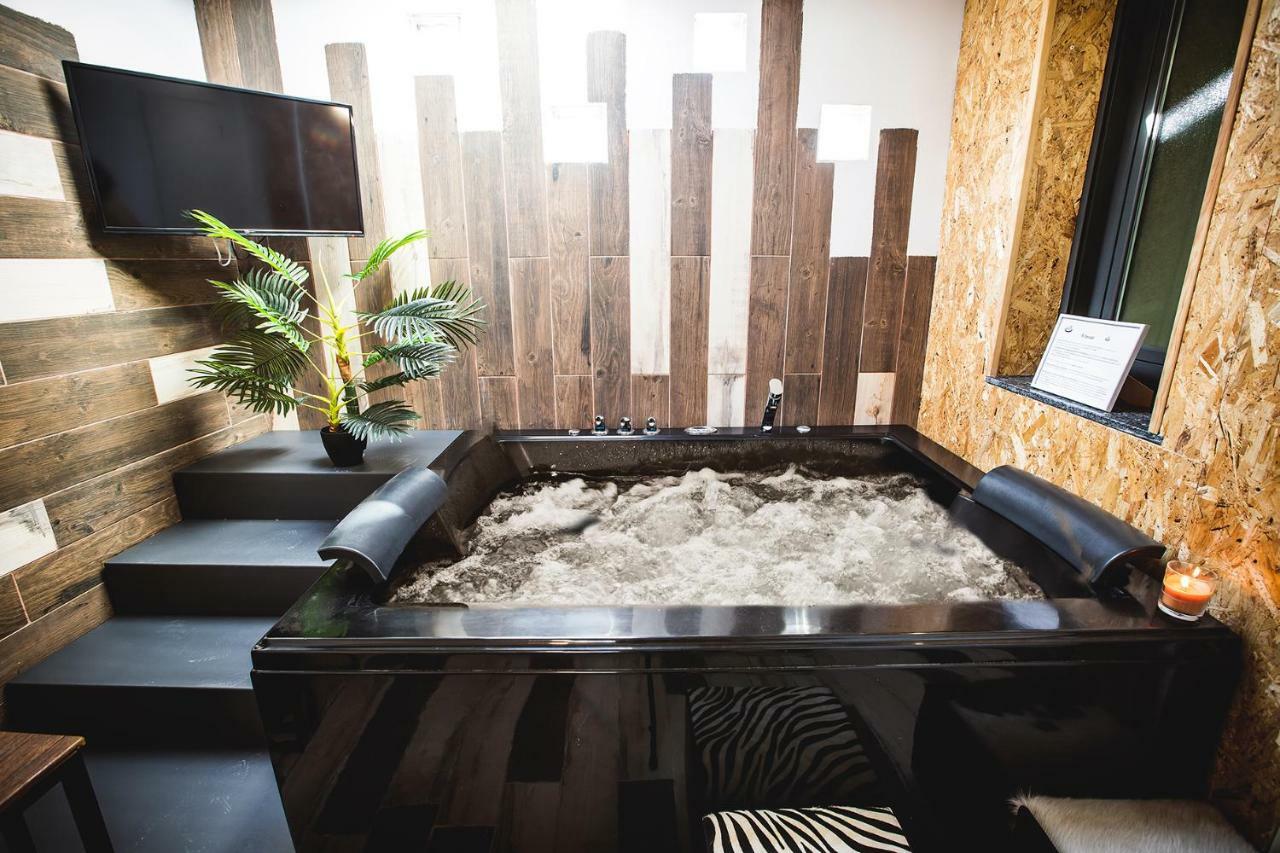 Junior Suites Con Jacuzzi Babilafuente Bagian luar foto