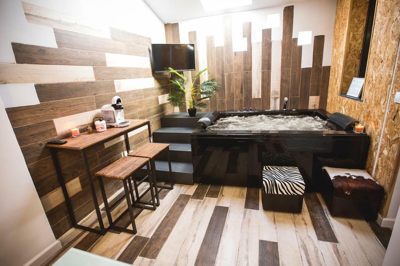 Junior Suites Con Jacuzzi Babilafuente Bagian luar foto
