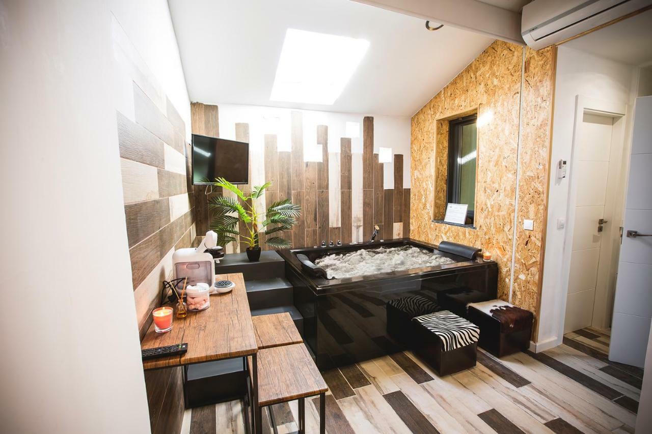 Junior Suites Con Jacuzzi Babilafuente Bagian luar foto